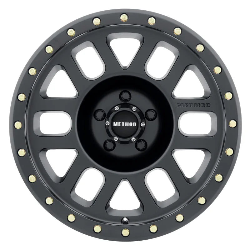 Method MR309 Grid 17x8.5 0mm Offset 5x5 94mm CB Matte Black Wheel - Side View