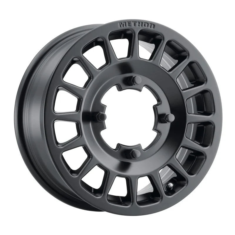 Method MR407 Bead Grip 15x6 / 5+1/51mm Offset / 4x156 / 120mm CB Matte Black Wheel - Side View