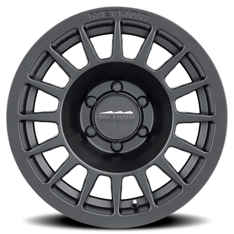Method MR707 Bead Grip 18x9 / +18mm Offset / 6x135 BP / 87mm CB - Matte Black - Detail View