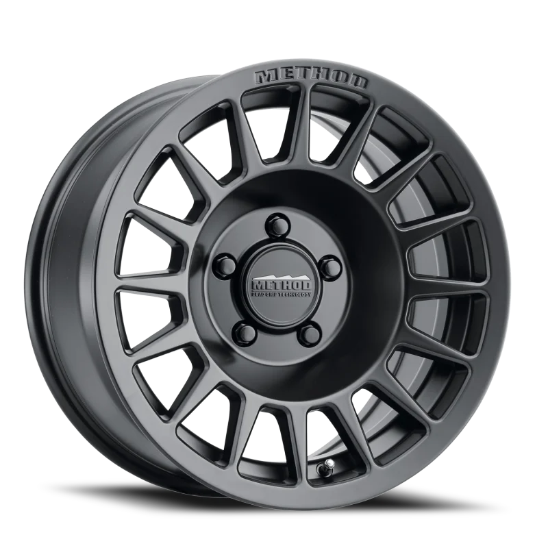 Method MR707 Bead Grip 18x9/ +25mm Offset/ 5x100 BP/ 110.5mm CB - Matte Black - Detail View