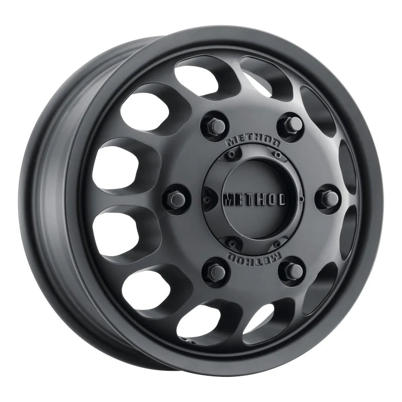 Method MR901 - FRONT 16x5.5 +117mm Offset 6x205 161.04mm CB Matte Black Wheel - Side View
