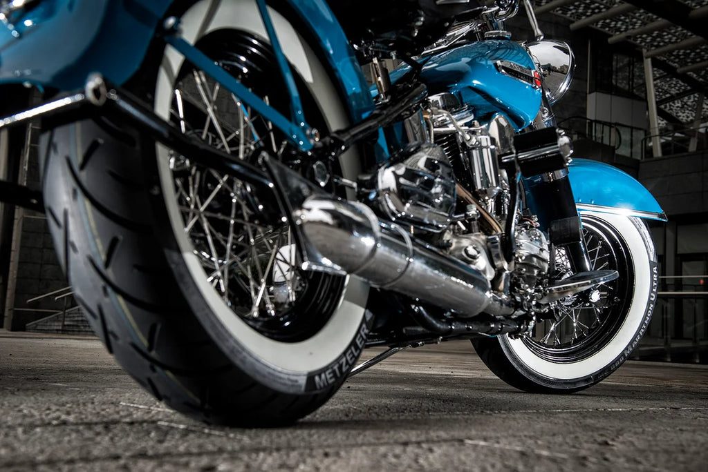 Metzeler Tire - ME 888 Marathon™ Ultra - Rear - MU85B16 - Wide Whitewall - 77H 2408100 - Installation View
