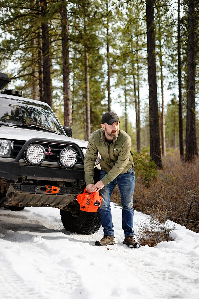 Mile Marker RHINO PULL 1000LB PORTABLE WINCH WITH SYNTHETIC ROPE 71-1000 - Back View