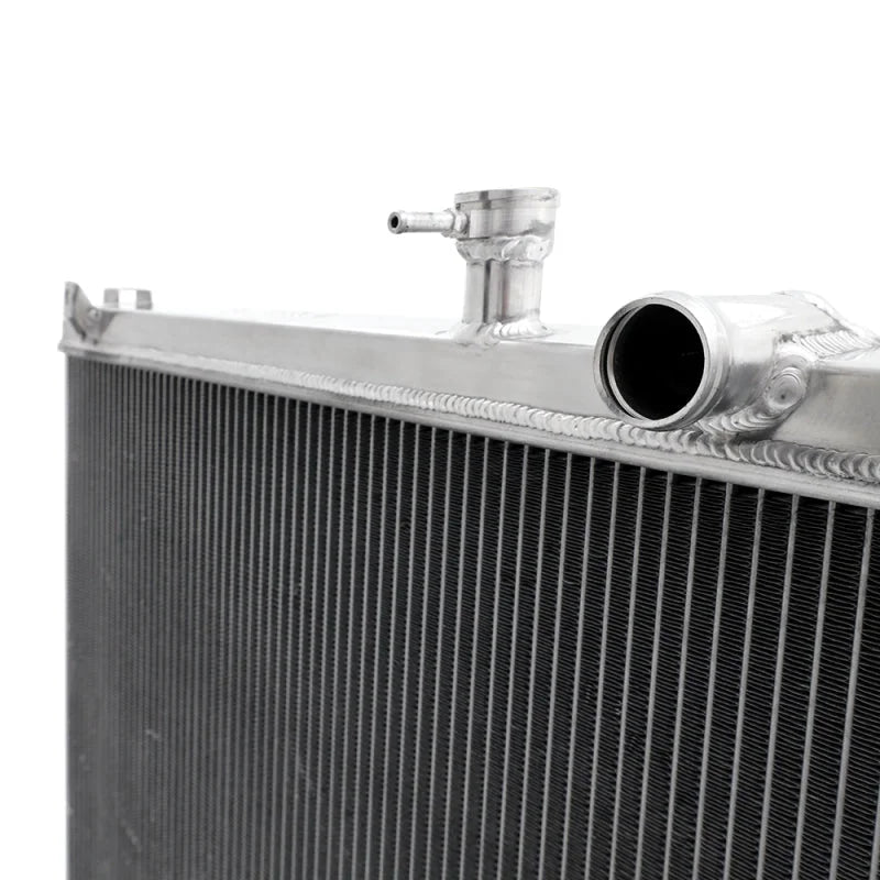 Mishimoto 04-13 Infiniti QX56 / 05-14 Nissan Armada Aluminum Radiator - Installation View