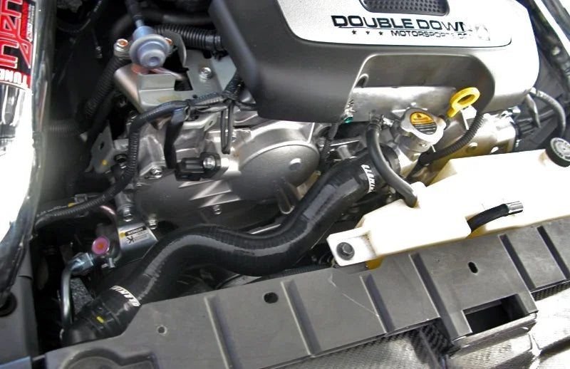 Mishimoto 09+ Nissan 370Z Red Silicone Hose Kit - Side View
