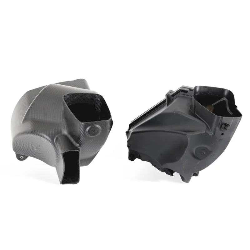 Mishimoto 2021+ BMW G8X M3/M4 Performance Intake Carbon Fiber Matte - Installation View