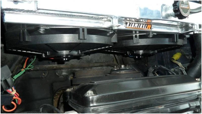 Mishimoto 83-87 Toyota Corolla Aluminum Fan Shroud Kit - Side View