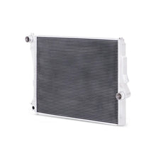 Load image into Gallery viewer, Mishimoto 99-06 BMW 323i/323i/328i/330i w/ Auto Transmission Performance Aluminum Radiator - Side View