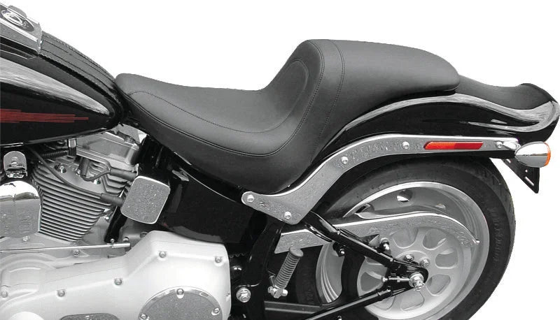 Mustang 06-17 Harley Softail Wide Tire (200mm) Fastback 1PC Seat - Black - Main Product View