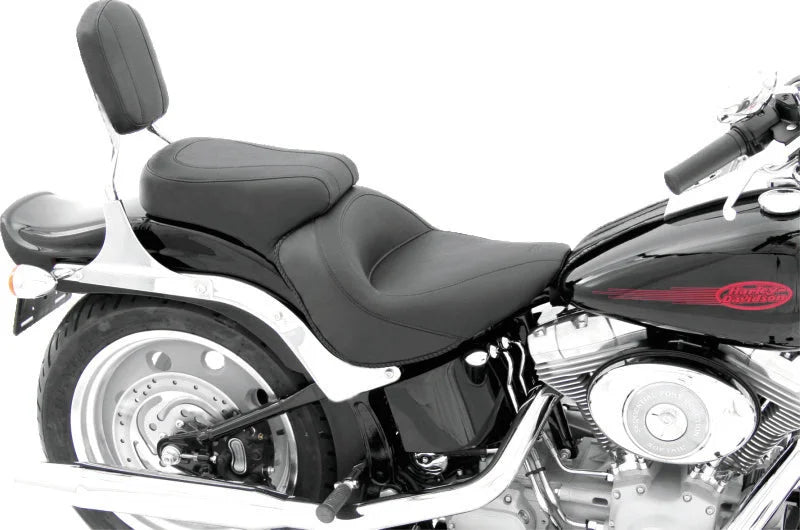 Mustang 06-17 Harley Softail Wide Tire (200mm) Standard Touring 1PC Seat - Black - Detail View