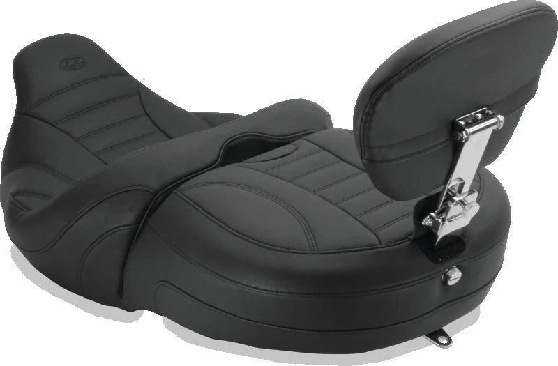 Mustang 15-21 Harley Freewheeler Std Touring Deluxe 1PC Seat w/Driver and Passenger Backrest - Black - Installation View