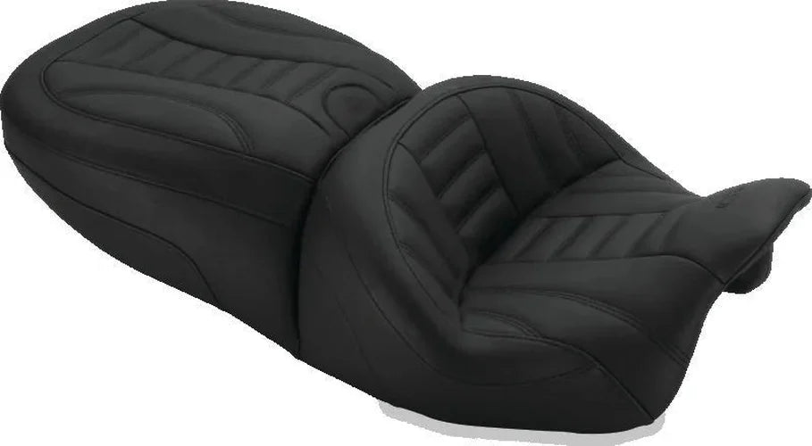 Mustang 15-21 Harley Freewheeler Touring Forward Deluxe 1PC Seat w/Driver Backrest - Black - Installation View