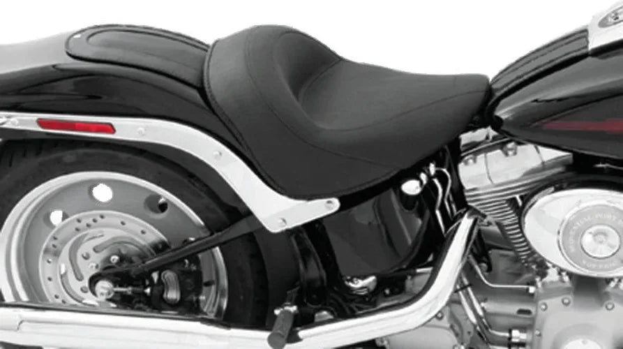 Mustang 06-17 Harley Softail Wide Tire (200mm) Wide Touring Solo Seat - Black - Side View
