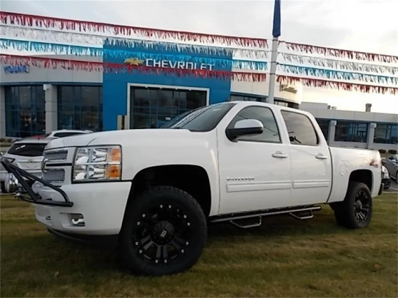 N-Fab Nerf Step 07-13 Chevy-GMC 2500/3500 07-10 1500 Crew Cab - Gloss Black - Cab Length - 3in - Installation View