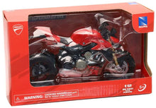 Load image into Gallery viewer, New Ray Toys Ducati Street Fighter V4 Red Scale 1:12 - Side View