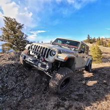 Load image into Gallery viewer, Oracle Jeep Wrangler JL Oculus Bi-LED Projector Headlights- Graphite Metallic - 5500K - Additional View 9