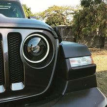 Load image into Gallery viewer, Oracle Oculus Bi-LED Projector Headlights for Jeep JL/Gladiator JT Satin Silver 5500K - Additional View 7