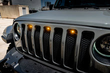 Load image into Gallery viewer, Oracle Pre-Runner Style LED Grille Kit for Jeep Gladiator JT - Amber - Additional View 7