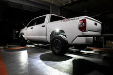Load image into Gallery viewer, Oracle Underbody Wheel Well Rock Light Kit - White (4PCS) - 5000K - Additional View 8