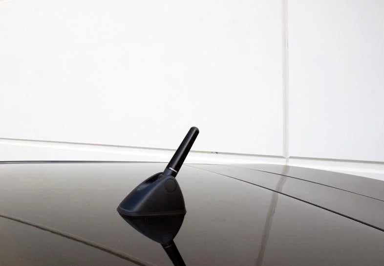 PERRIN 08-14 Subaru WRX/STI & 09-14 Forester Shorty Antenna w/OEM Pivoting Base - 2in. Mast - Detail View