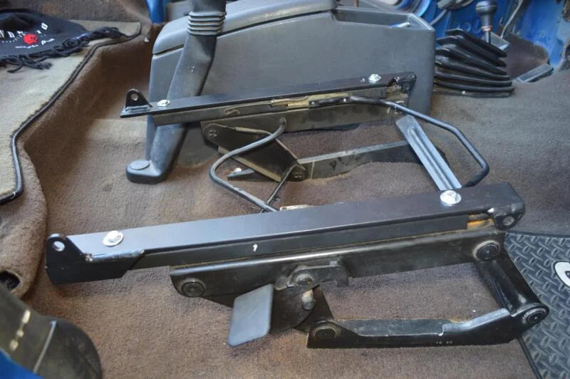 PRP Jeep CJ7/YJ Seat Adapter Mount (Passenger Side) - Installation View