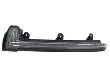 Load image into Gallery viewer, Porsche Turn Signal Light 958-631-101-31