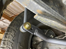Load image into Gallery viewer, Progress Tech LT 07-21 Toyota Tundra End Link Kit 16in C-C - 2in Lift - Detail View