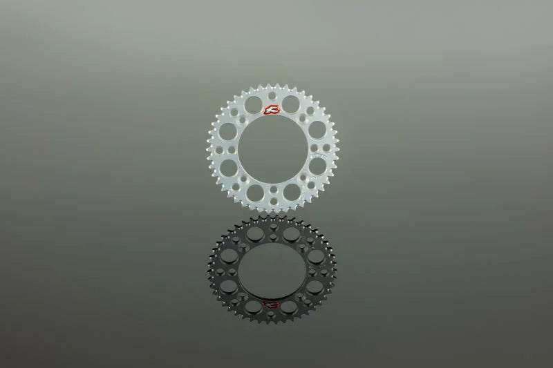 Renthal 22-23 Yamaha YZ85 Rear Grooved Sprocket -Silver 428-50P Teeth - Side View