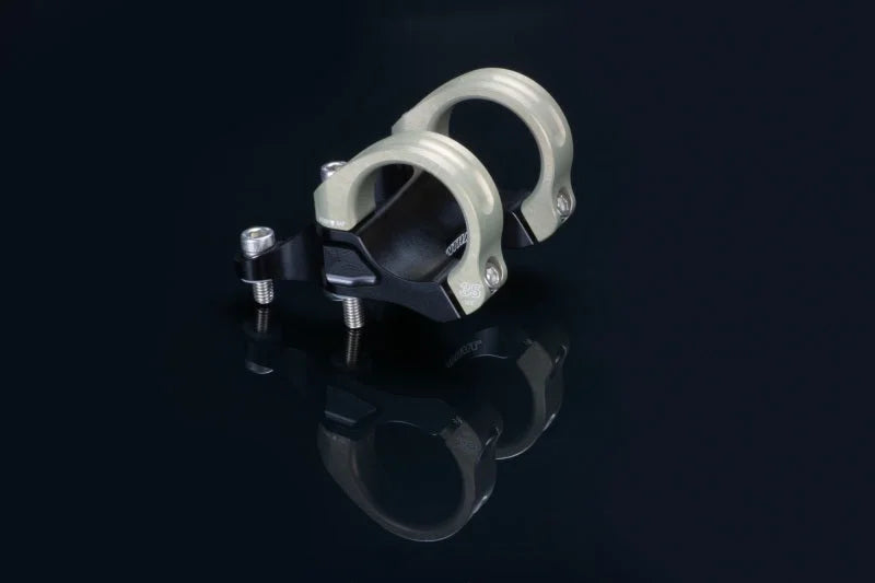 Renthal Integra 35 Handlebar Clamp 45 mm./ +10 Rise - Side View