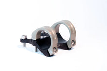 Load image into Gallery viewer, Renthal Integra 35 Handlebar Clamp 45 mm./ Zero Rise - Main Product View