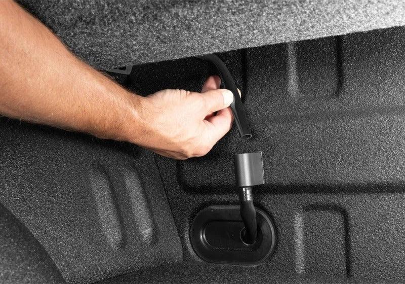 Retrax 19-26 Chev/GMC Silverado/Sierra 1500 5.8ft Bed (No Side Boxes) RetraxPRO EZ-Off FRC-4000 fits 2019-2026 Chevrolet S...