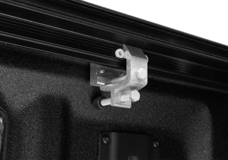 Retrax 19-26 Chev/GMC Silverado/Sierra 1500 5.8ft Bed (No Side Boxes) RetraxPRO EZ-Off FRC-4000 fits 2019-2026 Chevrolet S...