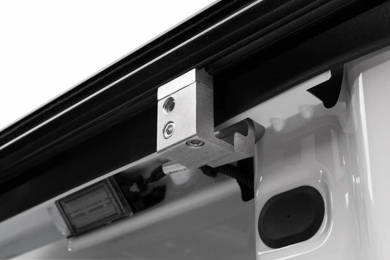 Retrax 20-22 Chevrolet/GMC (6.9ft. Bed) Retrax IX - Additional View 13