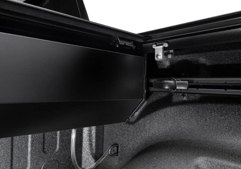 Retrax 2022+ Toyota Tundra CrewMax 5.5ft Bed w/Rail System (Excl Trail Special Edition) RetraxPRO MX - Additional View 6