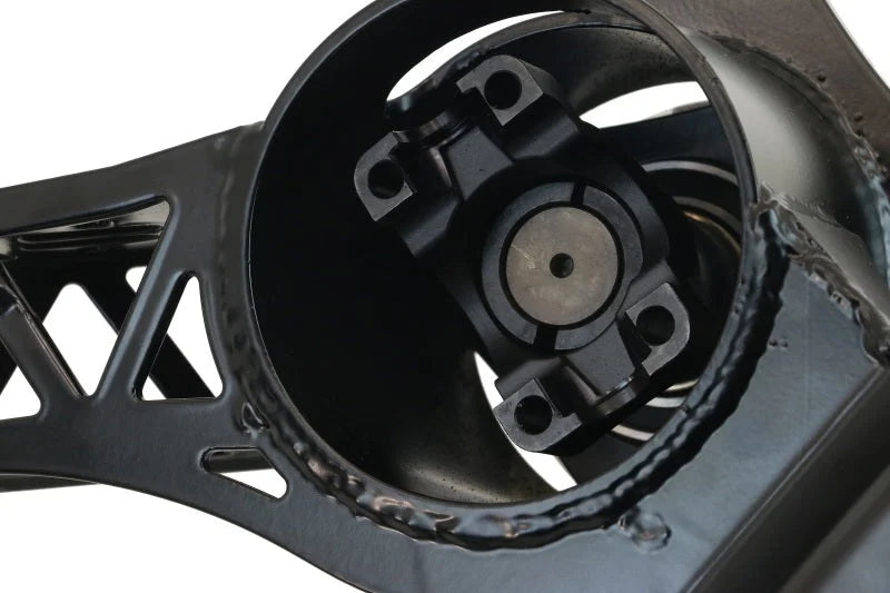 Ridetech 63-79 Chevy Corvette Rear Trailing Arms For C7 Hubs - Detail View
