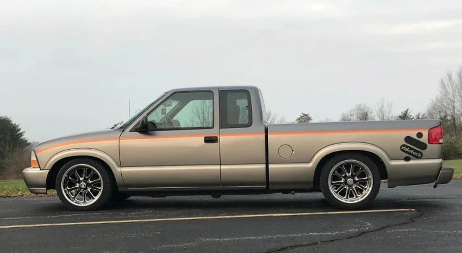 Ridetech 82-03 Chevy S10 S15 Sonoma 8.5in Differential Bolt-On Wishbone Rear Suspension System - Side View