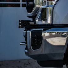 Load image into Gallery viewer, Rigid Industries 20-22 Ford Super Duty Bumper Bar Mount - Installation View