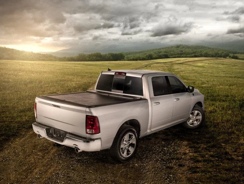 Roll-N-Lock 07-13 Chevy Silverado/Sierra 1500/2500/3500 SB 77-5/16in M-Series Tonneau Cover - Main Product View