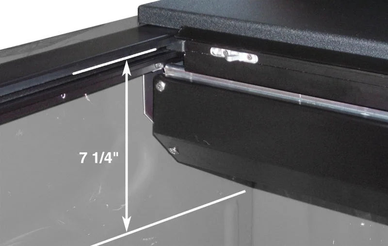 Roll-N-Lock 15-18 Chevy Silverado/Sierra 2500/3500 LB 96-3/8in M-Series Retractable Tonneau Cover - Additional View 8