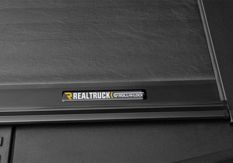 Roll-N-Lock 15-20 Nissan Navara NP300 DC (Thailand) 4ft 10in Bed M-Series Tonneau Cover - Detail View