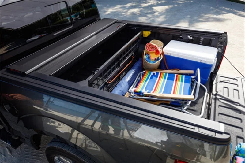 Roll-N-Lock 16-17 Toyota Tacoma Double Cab 60-1/2in E-Series Retractable Tonneau Cover - Additional View 6