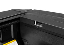Load image into Gallery viewer, Roll-N-Lock 16-18 Toyota Tacoma Crew Cab SB 60-1/2in M-Series Retractable Tonneau Cover - Additional View 10