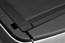 Load image into Gallery viewer, Roll-N-Lock 2019 RAM 1500 65-1/2in M-Series Retractable Tonneau Cover - Additional View 7