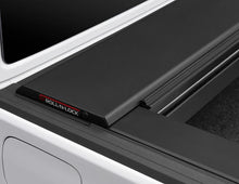 Load image into Gallery viewer, Roll-N-Lock 2020 Jeep Gladiator 5ft bed M-Series Retractable Tonneau Cover - Installation View