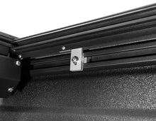 Load image into Gallery viewer, Roll-N-Lock 2020 Jeep Gladiator 5ft bed M-Series Retractable Tonneau Cover - Additional View 8