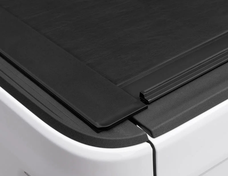 Roll-N-Lock 2020 Jeep Gladiator 5ft bed M-Series Retractable Tonneau Cover - Additional View 9