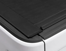 Load image into Gallery viewer, Roll-N-Lock 2020 Jeep Gladiator 5ft bed (w/ Trail Rail System) M-Series Retractable Tonneau Cover - Additional View 10