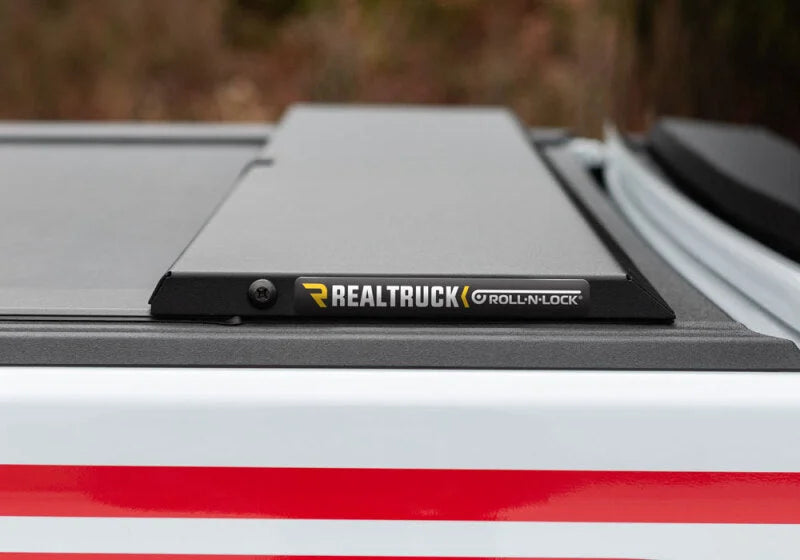 Roll-N-Lock 2020 Jeep Gladiator 5ft bed (w/ Trail Rail System) M-Series Retractable Tonneau Cover - Additional View 11