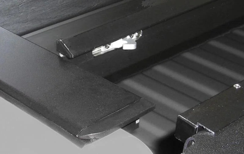 Roll-N-Lock LG207M M-Series Tonneau Cover SB 77-5/16in fits Vehicle Fitments - Additional View 6