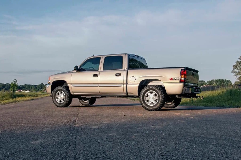 Rough Country 1.5-2 Inch Leveling Kit | Chevy/GMC Sierra 1500/Silverado 1500/Tahoe/Yukon (99-06 & Classic) 7592 - Side View